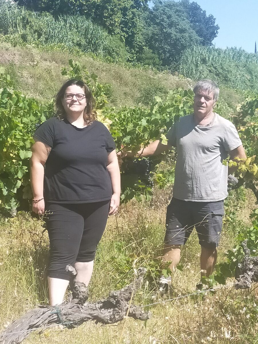 Alain et Angeline dans les vignes aujourd'hui